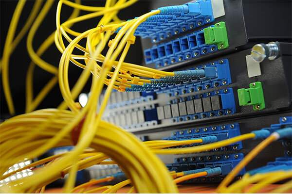 Unsere Erfahrenen Techniker verlegen Ihre LWL Glasfaserverkabelung